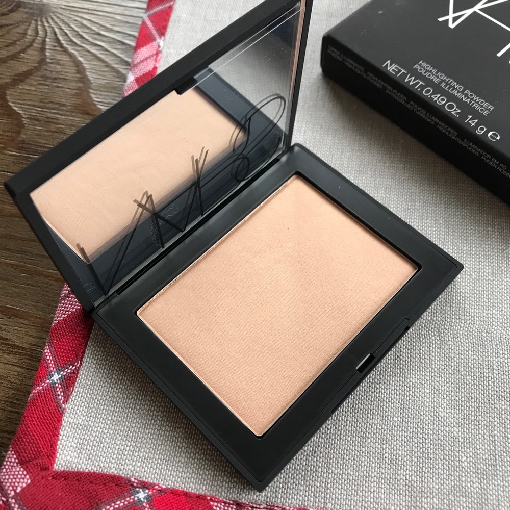Nars Highlighting Powder